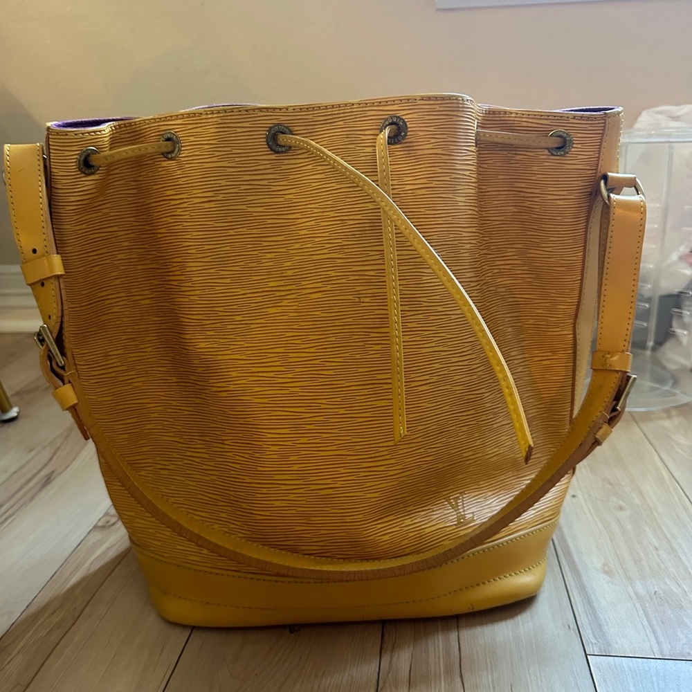 Louis Vuitton Bucket Bag Yellow